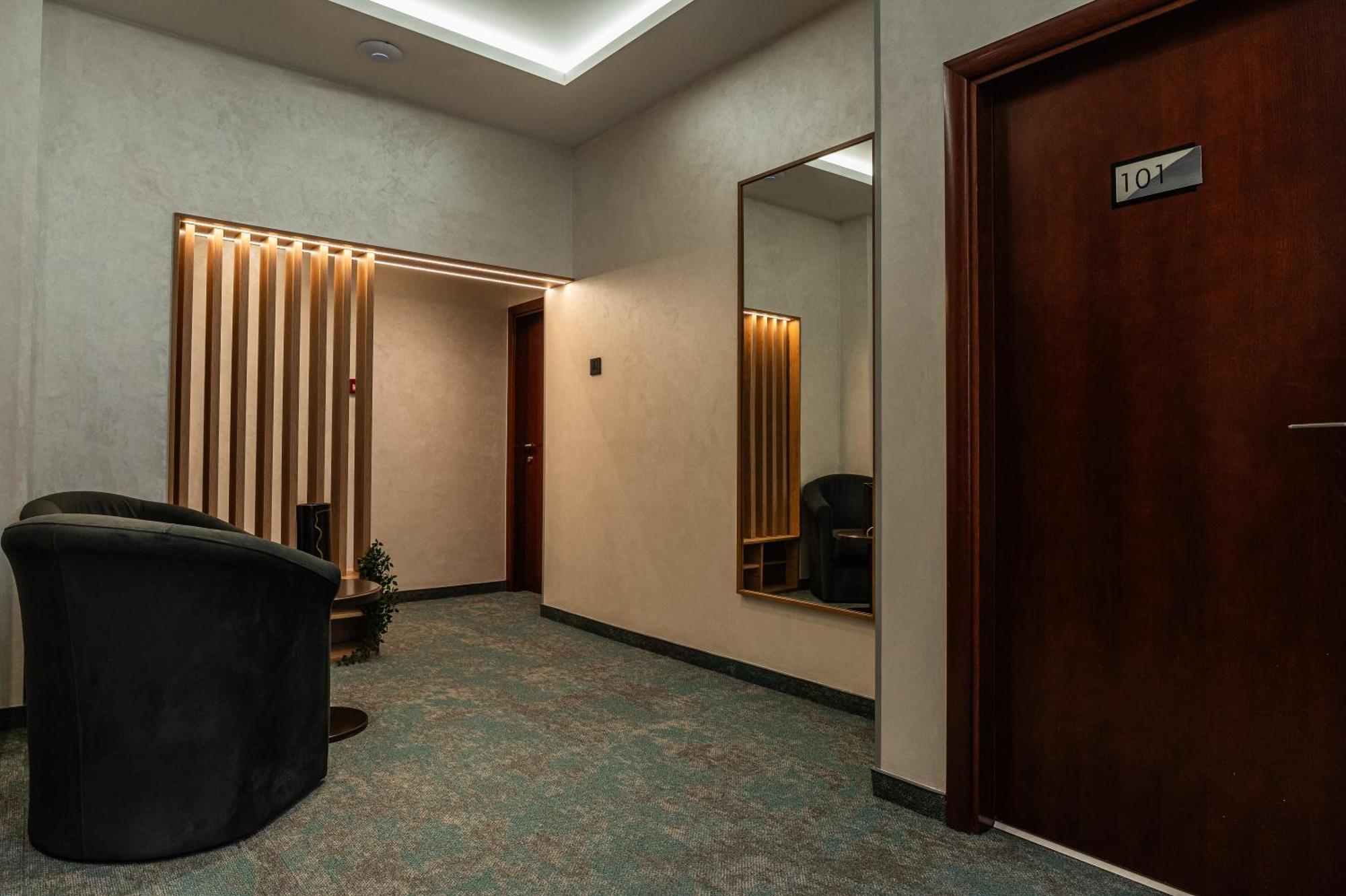 Hotel Astral Szabács Kültér fotó
