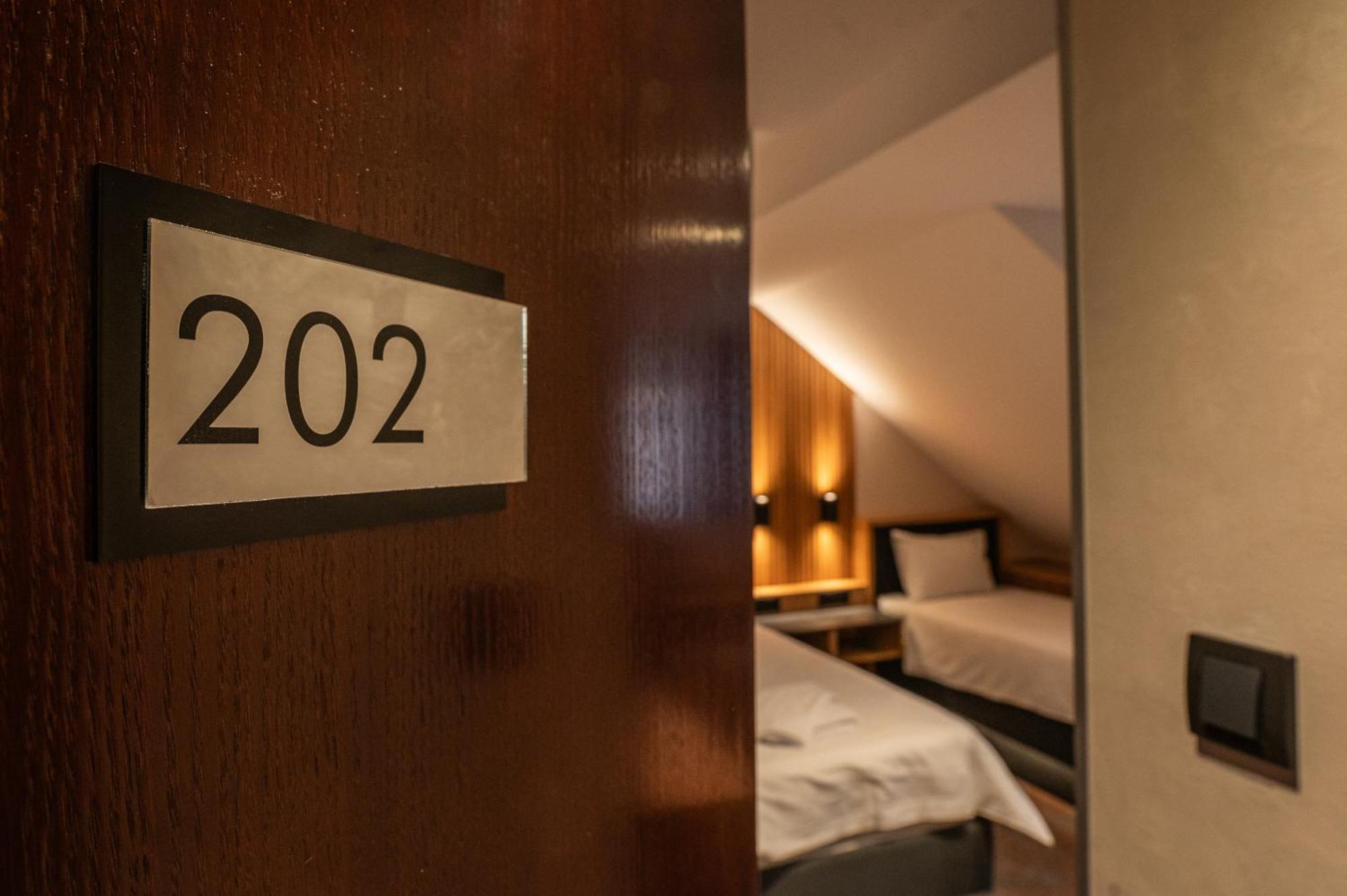 Hotel Astral Szabács Szoba fotó