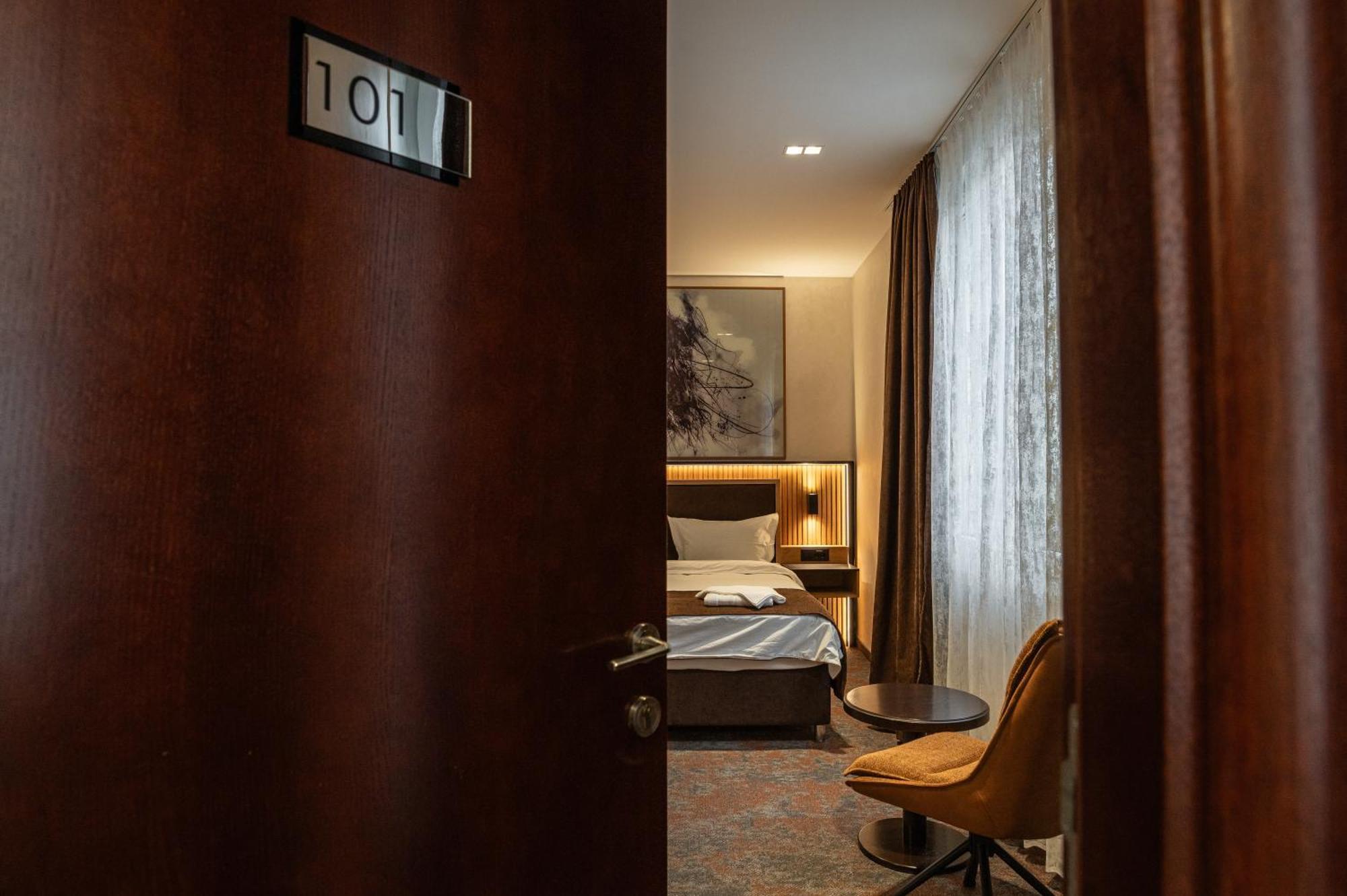 Hotel Astral Szabács Szoba fotó