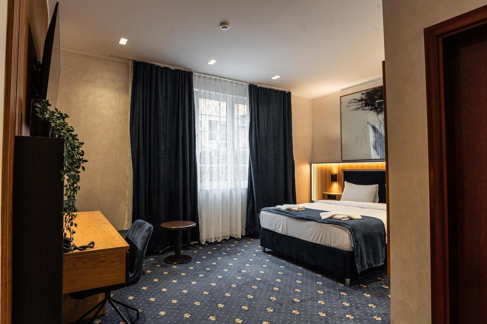 Hotel Astral Szabács Szoba fotó